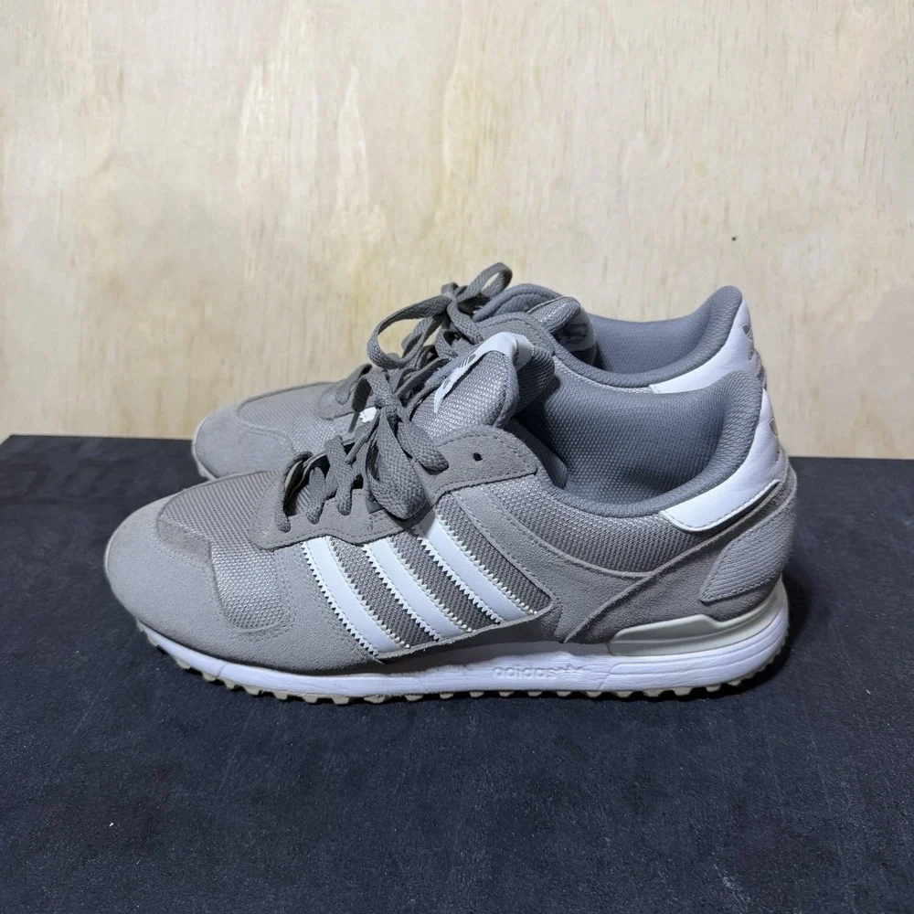 Adidas Originals ZX 700 Mens 10.5 Gray White Suede Mesh Retro Sneakers BB1213